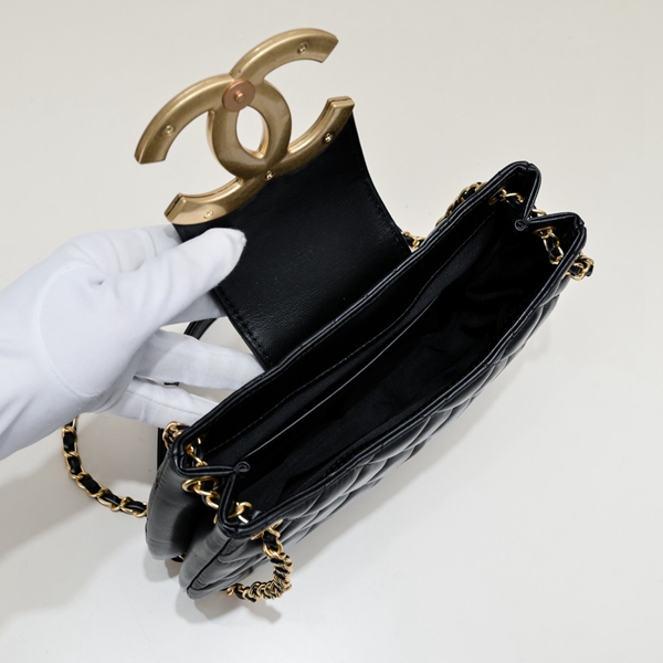 シャネルバッグ角部分ディテール